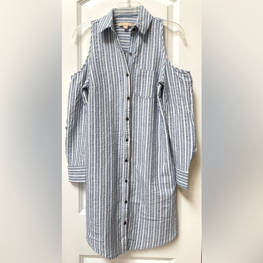 Hope & Harlow Cold Shoulder Shirt Dress